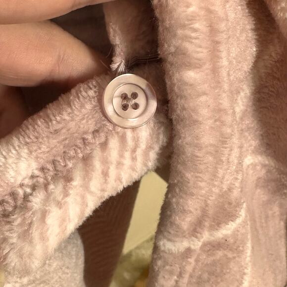 Cuddl Duds® Double Plush Reversible Wrap Pink - Picture 5 of 8